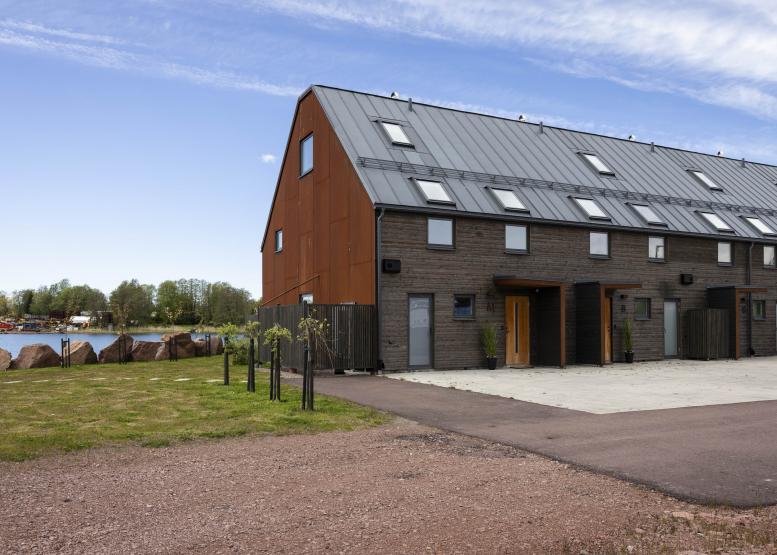 Lägenheterna utifrån, fasad samt havsutsikt