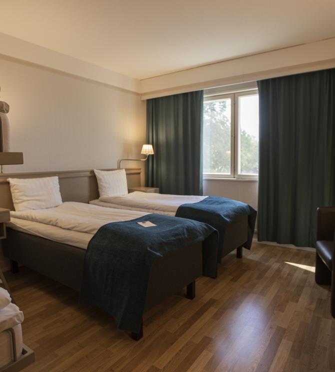 Rymliga familjerum på Hotell Adlon.